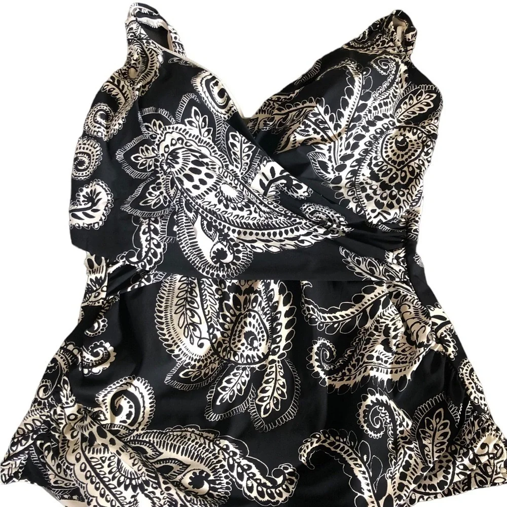 Lands’ End Tankini Ruched Top Black White Paisley Sz. 14DD Built In Bra Beach